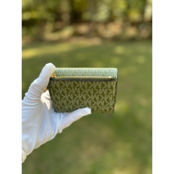 Michael Kors Logo Jet Set Charm Medium Envelope Trifold Wallet Smokey Olive - Picture 3 of 13